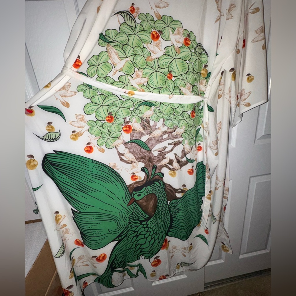 Floral Green and Cream Kimono Robe - Picture 3 of 8